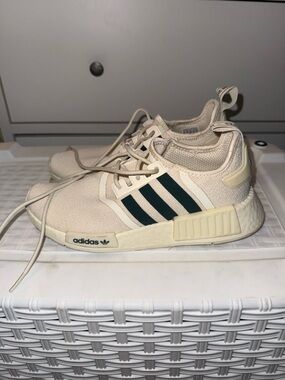 adidas gazelle silver green womens Adidas NMD R1 Serial Pack Metal Grey